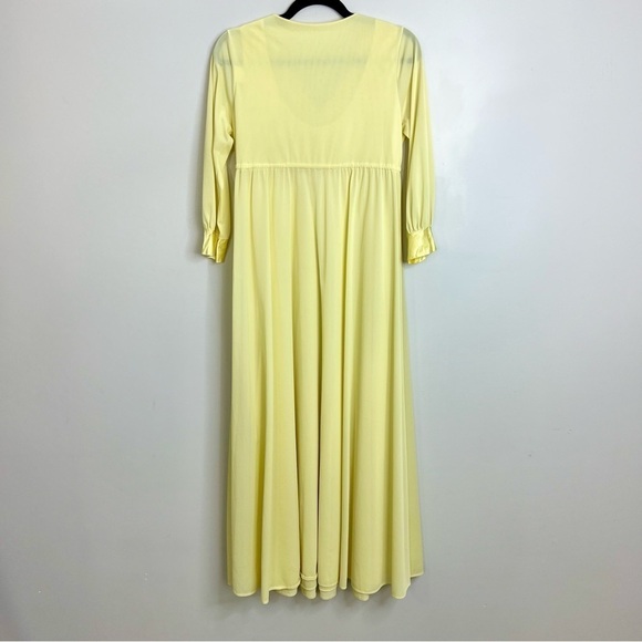 Vintage 60s 70s Cahill Montreal yellow nylon peignoir robe night gown set - Picture 4 of 16
